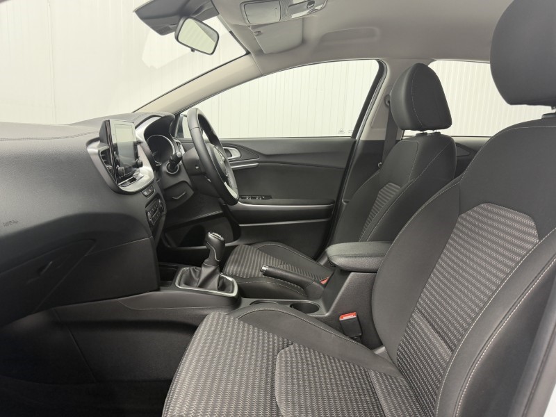 2022 (22) KIA CEED 1.0T GDi ISG 2 5dr 5606497