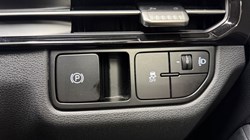 2025 (75) KIA SPORTAGE 1.6T GDi Pure 5dr 5555338