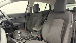 2025 (75) KIA SPORTAGE 1.6T GDi Pure 5dr 5555316
