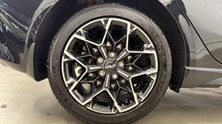 2025 (25) KIA CEED 1.5T GDi ISG 138 GT-Line 5dr DCT 5582581