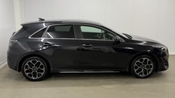 2025 (25) KIA CEED 1.5T GDi ISG 138 GT-Line 5dr DCT 5582610
