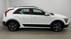 2025 (75) KIA NIRO 1.6 GDi 127 Hybrid 2 Nav 5dr DCT 5572931