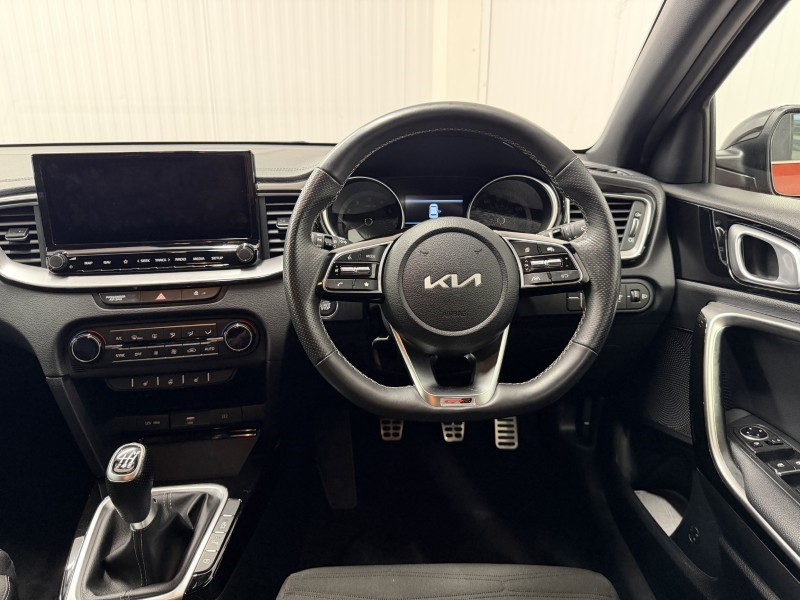 2022 (22) KIA CEED 1.5T GDi ISG GT-Line 5dr 5579105