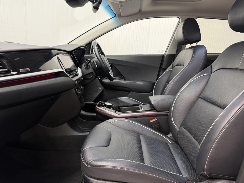2021 (71) KIA E-NIRO 150kW 4 PLUS 64kWh 5dr Auto 5588333