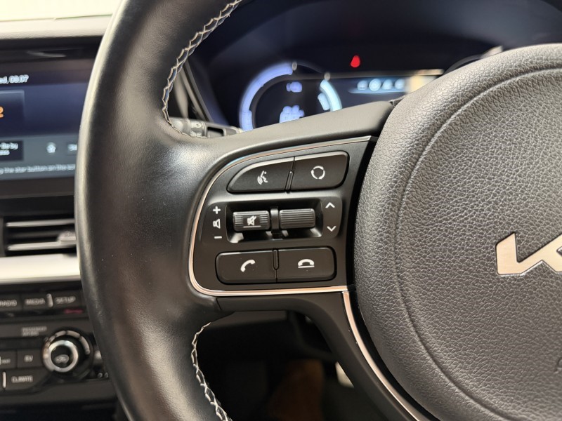 2021 (71) KIA E-NIRO 150kW 4 PLUS 64kWh 5dr Auto 5588350