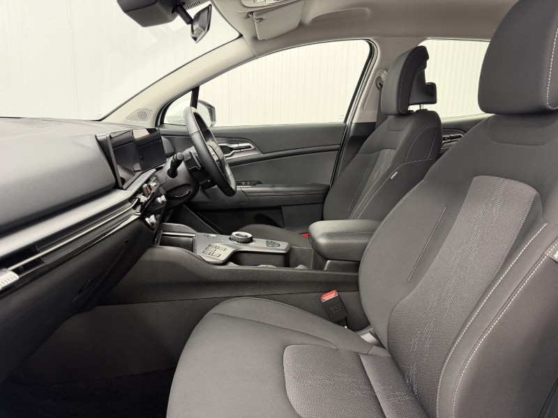 2025 (75) KIA SPORTAGE 1.6T GDi HEV Pure 5dr Auto 5588078