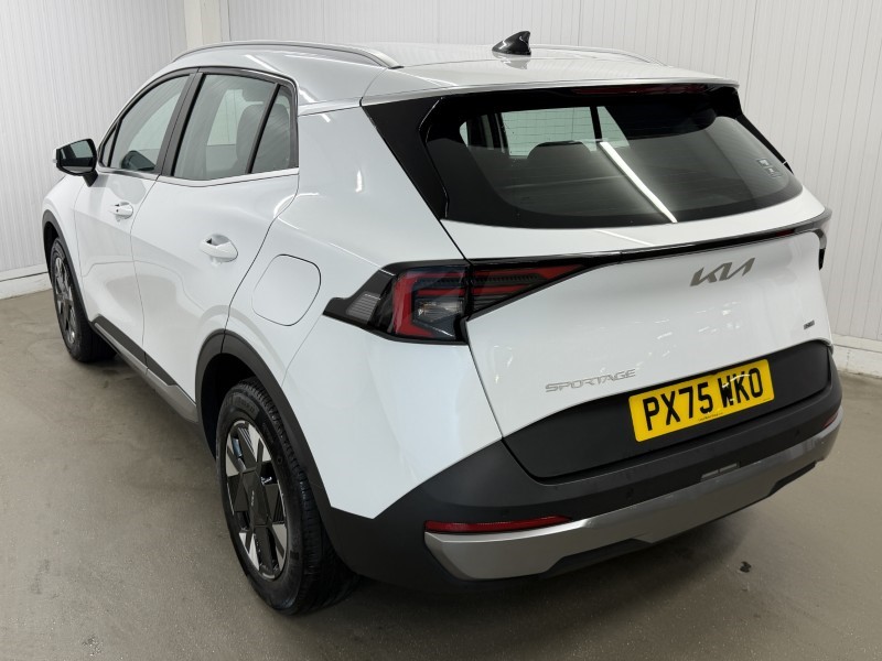 2025 (75) KIA SPORTAGE 1.6T GDi HEV Pure 5dr Auto 5588072