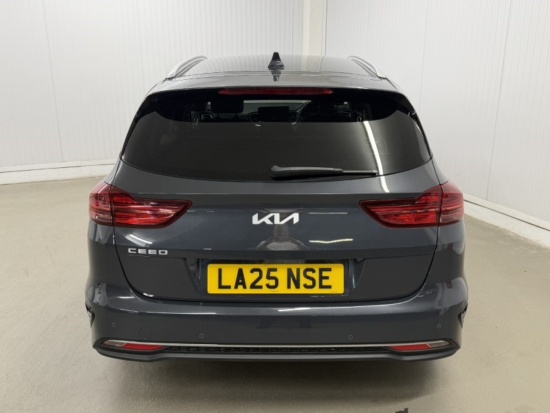 2025 (25) KIA CEED 1.5T GDi ISG 138 3 5dr DCT 5601806