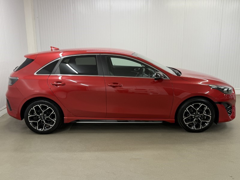2024 (24) KIA CEED 1.5T GDi ISG 138 GT-Line 5dr 5645970