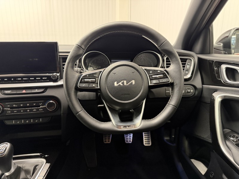 2024 (24) KIA CEED 1.5T GDi ISG 138 GT-Line 5dr 5645948