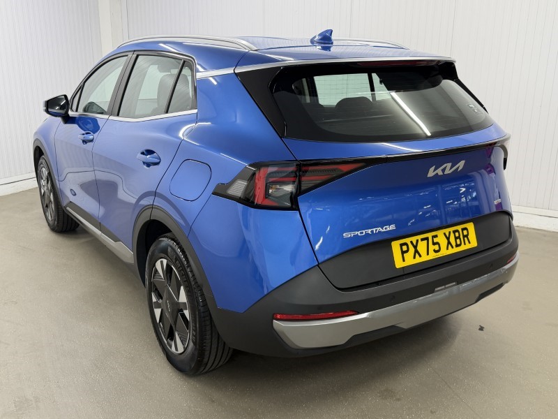 2025 (75) KIA SPORTAGE 1.6T GDi HEV Pure 5dr Auto 5605624