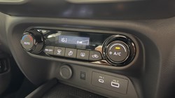 2025 (25) NISSAN JUKE 1.6 Hybrid N-Connecta 5dr Auto 5640115