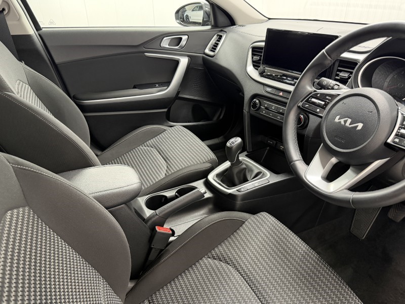 2025 (75) KIA XCEED 1.5T GDi ISG 138 2 5dr 5641363