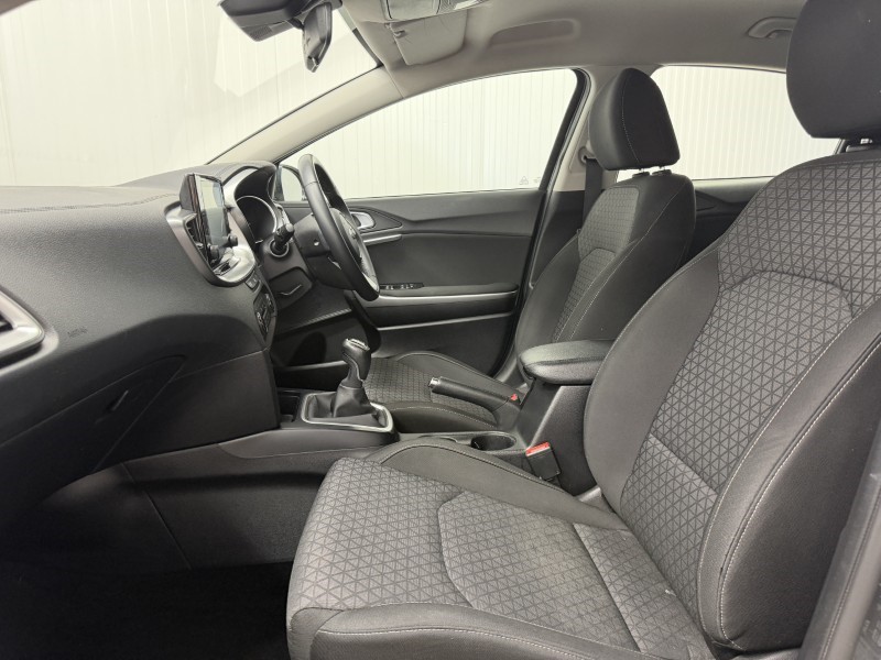 2020 (70) KIA XCEED 1.0T GDi ISG 2 5dr 5667037
