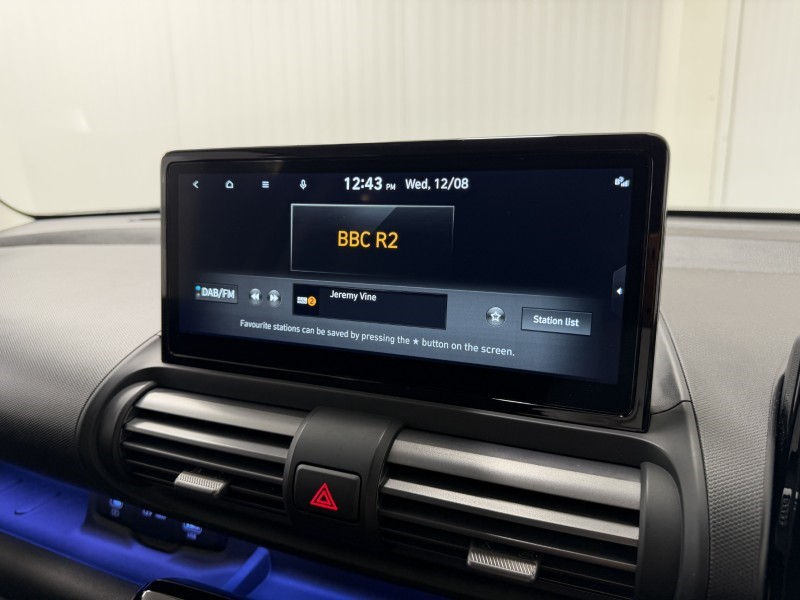 2025 (75) HYUNDAI INSTER 85kW 02 49kWh 5dr Auto 5707171