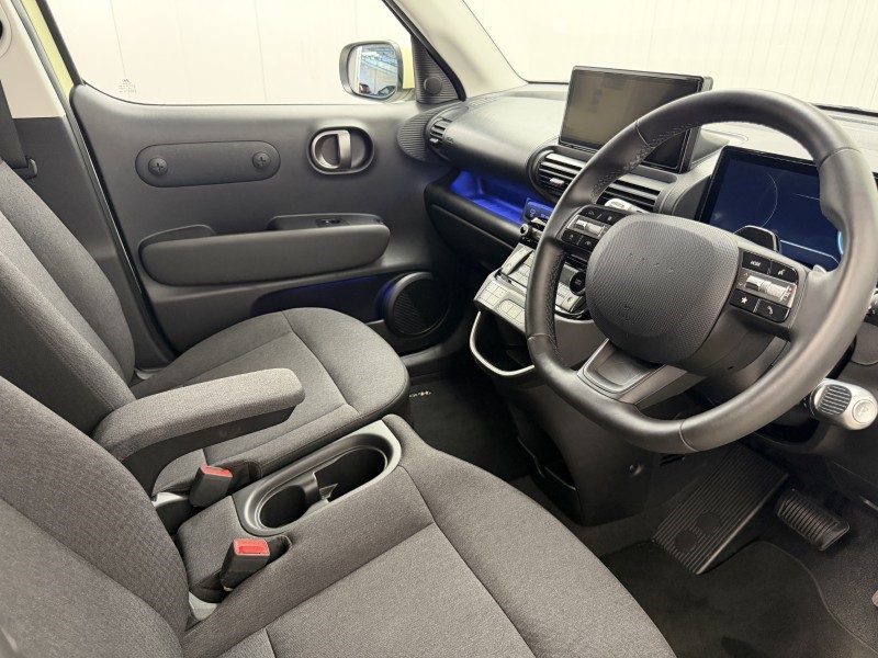 2025 (75) HYUNDAI INSTER 85kW 02 49kWh 5dr Auto 5707169