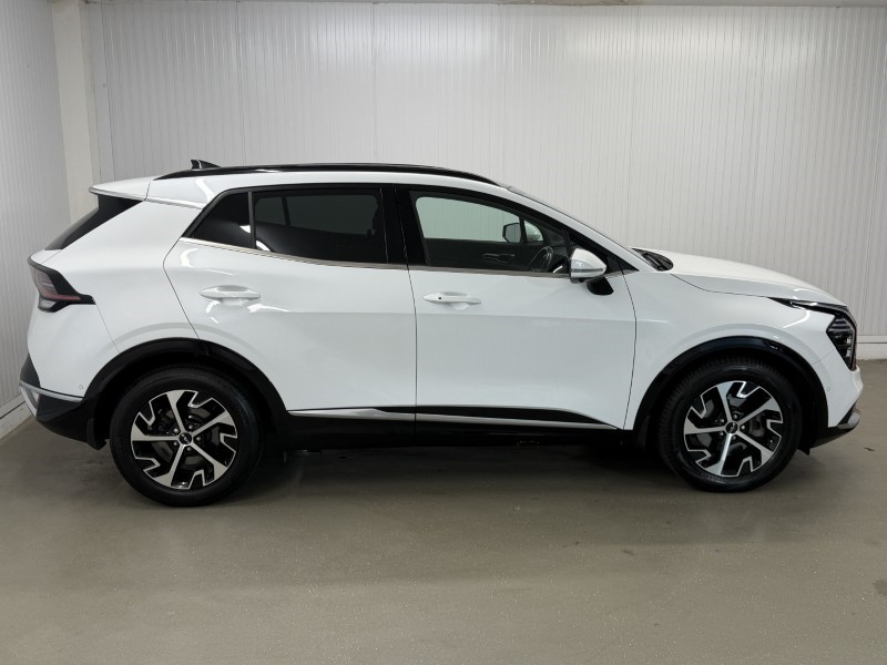 2022 (72) KIA SPORTAGE 1.6T GDi HEV 4 5dr Auto 5681939