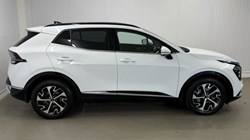 2022 (72) KIA SPORTAGE 1.6T GDi HEV 4 5dr Auto 5681939