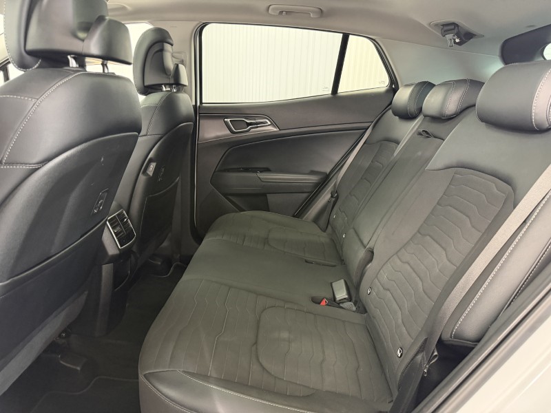 2022 (72) KIA SPORTAGE 1.6T GDi HEV 4 5dr Auto 5681903