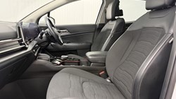 2022 (72) KIA SPORTAGE 1.6T GDi HEV 4 5dr Auto 5681904