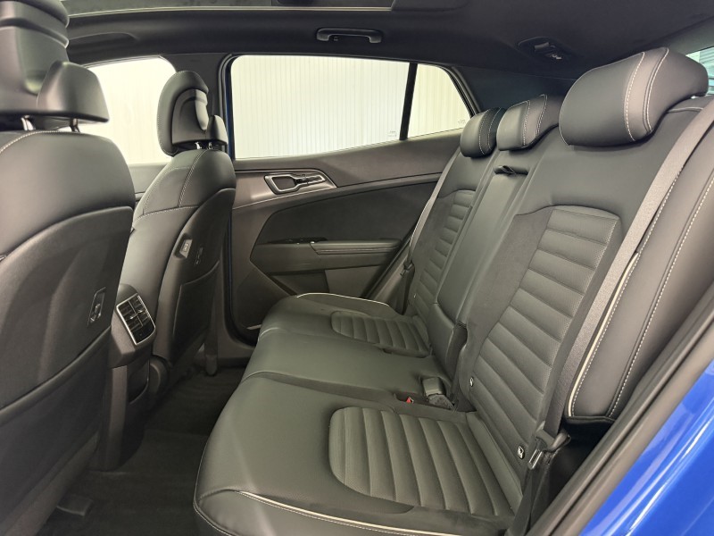 2023 (73) KIA SPORTAGE 1.6T GDi PHEV GT-Line S 5dr Auto AWD 5704463