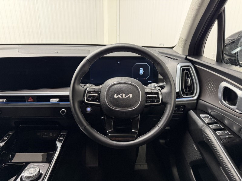 2025 (74) KIA SORENTO 1.6 T-GDi HEV 3 5dr Auto 5701770