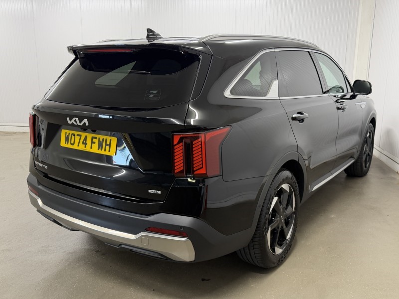 2025 (74) KIA SORENTO 1.6 T-GDi HEV 3 5dr Auto 5701753