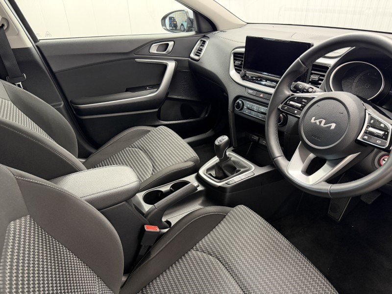2024 (74) KIA CEED 1.5T GDi ISG 138 2 5dr 5761175