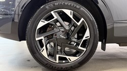 2025 (75) KIA SPORTAGE 1.6T GDi 241 PHEV GT-Line 5dr Auto AWD 5782334