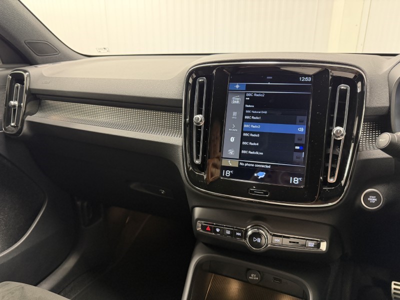 2020 (70) VOLVO XC40 1.5 T4 Recharge PHEV R DESIGN 5dr Auto 5788607