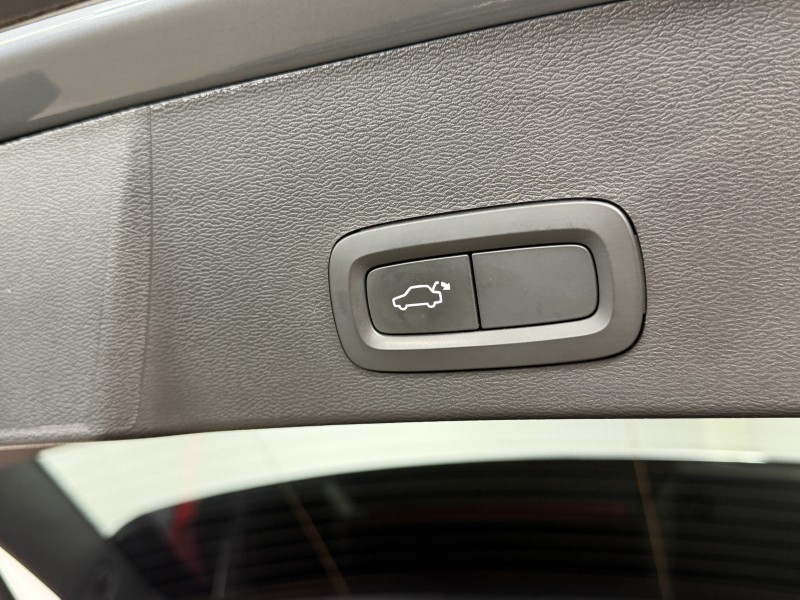 2020 (70) VOLVO XC40 1.5 T4 Recharge PHEV R DESIGN 5dr Auto 5788596