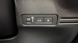 2020 (70) VOLVO XC40 1.5 T4 Recharge PHEV R DESIGN 5dr Auto 5788625