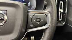 2020 (70) VOLVO XC40 1.5 T4 Recharge PHEV R DESIGN 5dr Auto 5788622