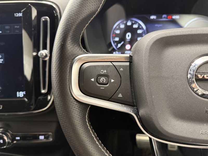2020 (70) VOLVO XC40 1.5 T4 Recharge PHEV R DESIGN 5dr Auto 5788620