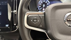 2020 (70) VOLVO XC40 1.5 T4 Recharge PHEV R DESIGN 5dr Auto 5788620