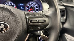 2020 (20) KIA STONIC 1.0T GDi 2 5dr 5856424