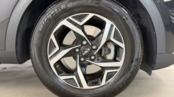 2025 (75) KIA SPORTAGE 1.6T GDi 157 48V ISG 2 5dr 5867250