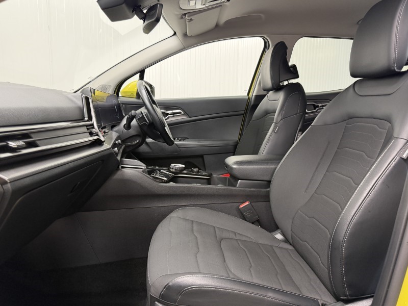 2023 (73) KIA SPORTAGE 1.6T GDi PHEV 3 5dr Auto AWD 5898063