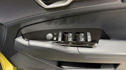 2023 (73) KIA SPORTAGE 1.6T GDi PHEV 3 5dr Auto AWD 5898069