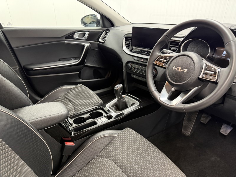 2024 (24) KIA XCEED 1.5T GDi ISG 3 5dr 5928646