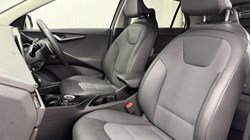 2023 (73) KIA NIRO 1.6 GDi Hybrid 3 5dr DCT 5899597