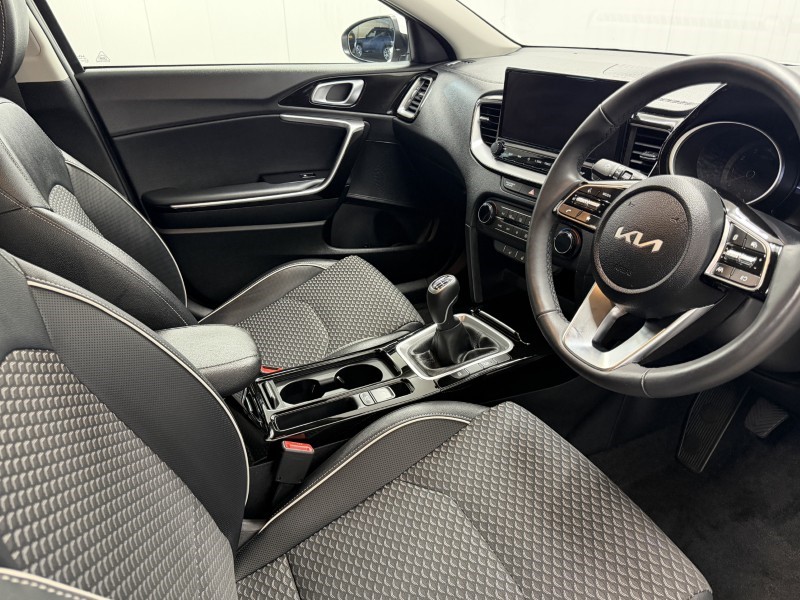 2025 (25) KIA XCEED 1.5T GDi ISG 138 3 5dr 5905841
