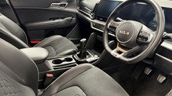 2024 (24) KIA SPORTAGE 1.6T GDi 157 48V ISG GT-Line 5dr 5904360