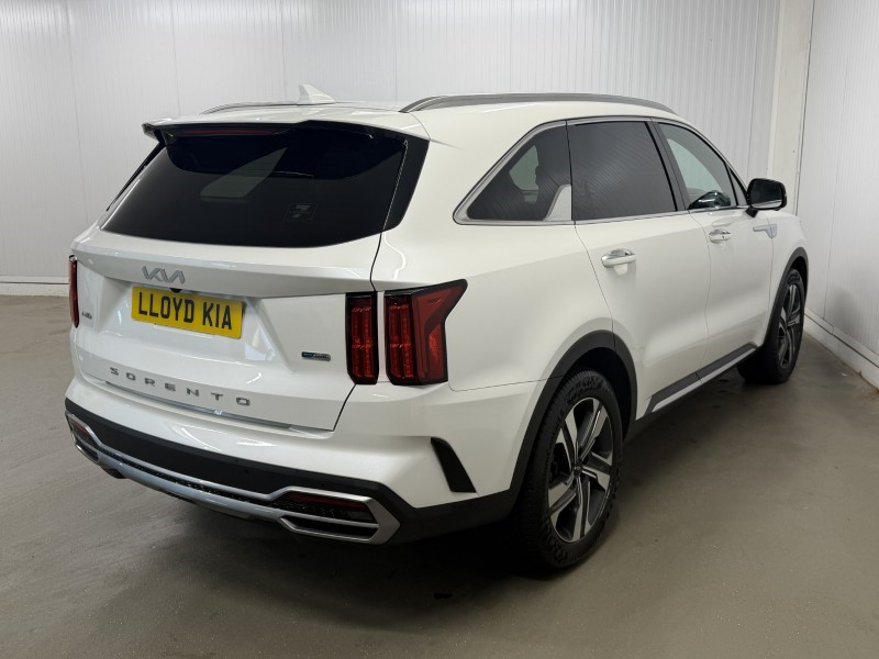 2022 (22) KIA SORENTO 1.6 T-GDi HEV 4 5dr Auto 5943386