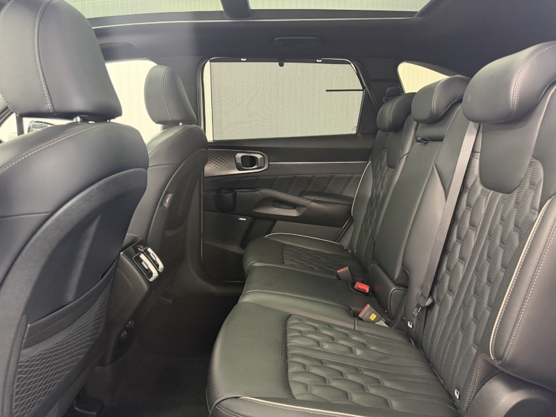 2022 (22) KIA SORENTO 1.6 T-GDi HEV 4 5dr Auto 5943396