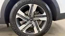 2022 (22) KIA SORENTO 1.6 T-GDi HEV 4 5dr Auto 5943395