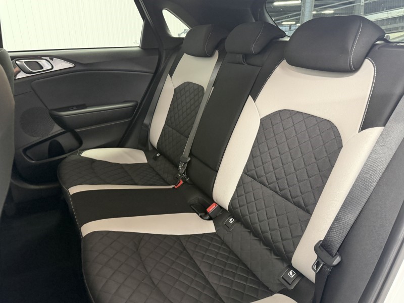 2021 (21) KIA CEED 1.5T GDi ISG GT-Line 5dr 5960091