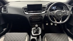 2021 (21) KIA CEED 1.5T GDi ISG GT-Line 5dr 5960092