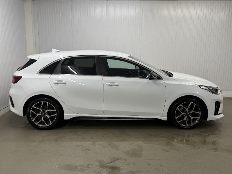 2021 (21) KIA CEED 1.5T GDi ISG GT-Line 5dr 5960116