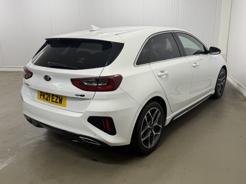 2021 (21) KIA CEED 1.5T GDi ISG GT-Line 5dr 5960084